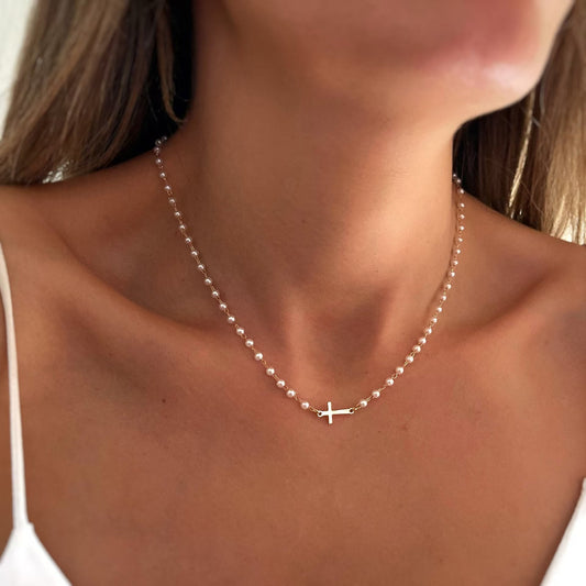 Fijne Chokerketting met Imitatieparels & Kruis