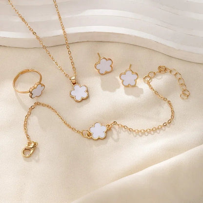 Fijne Geluksbloem Klaver Ketting-, Armband-, Oorbellen- en Ringenset